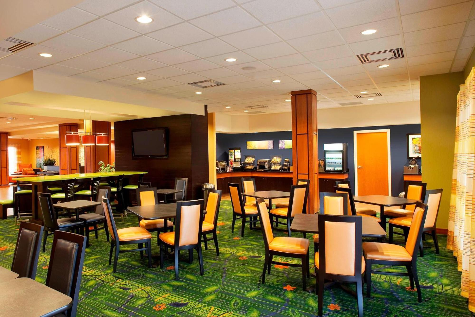 Fairfield Inn & Suites By Marriott Toronto Mississauga Exterior photo
